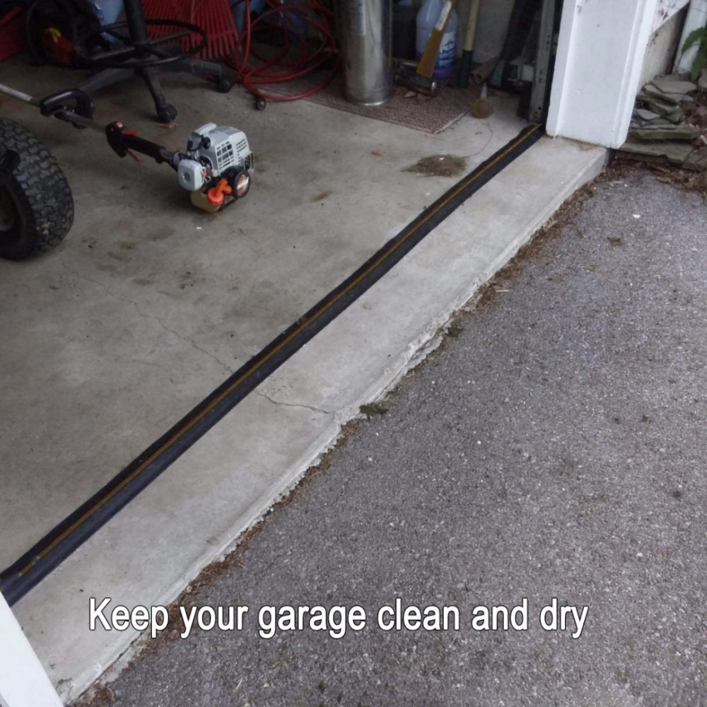 Garage door bottom threshold seal